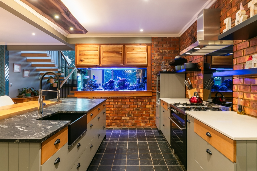 5 Bedroom Property for Sale in Brenton On Lake Western Cape